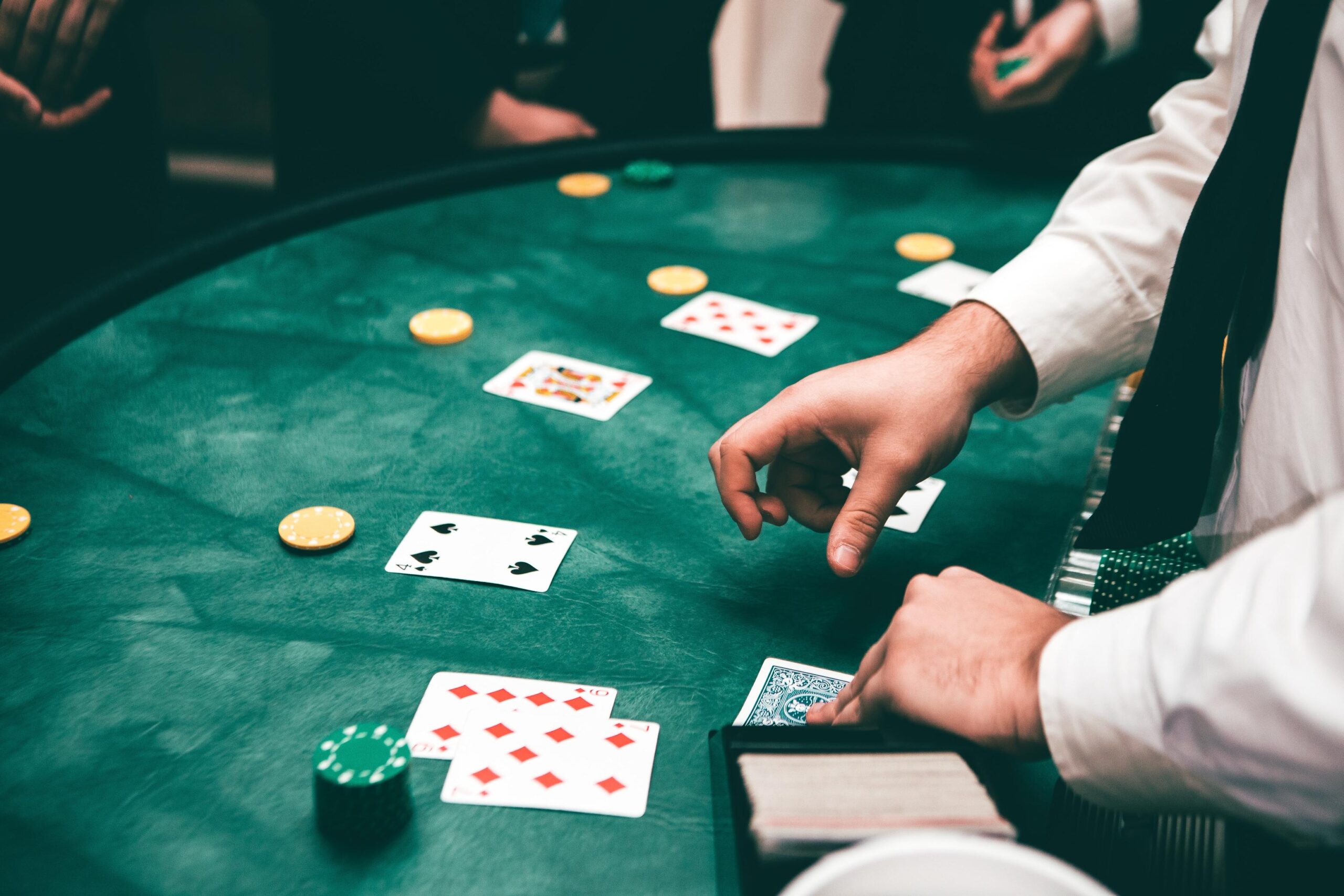 Understanding the psychology of gambling: What drives people to take risks?